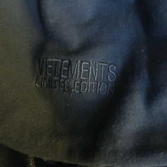 vetements pret a porter hoodie size medium - Picture 4 of 5